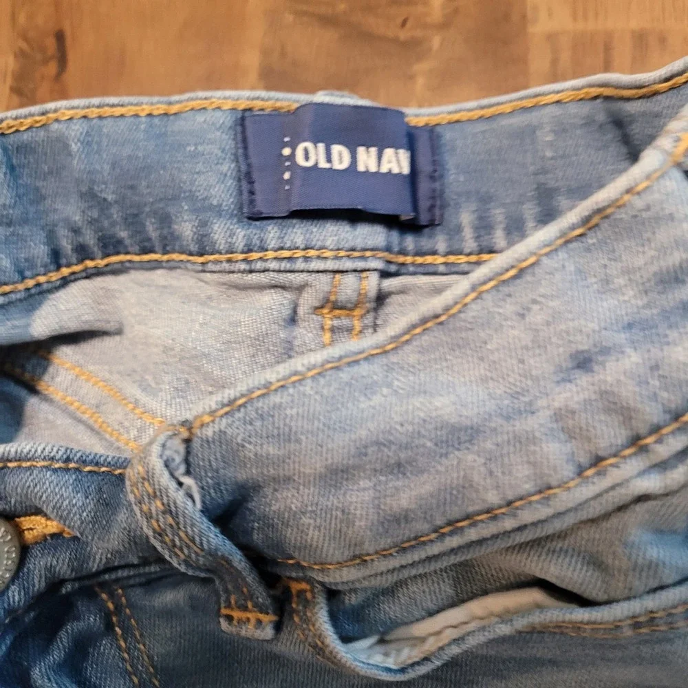 Old Navy Boys adjustable jeans shorts size 6 Light Wash